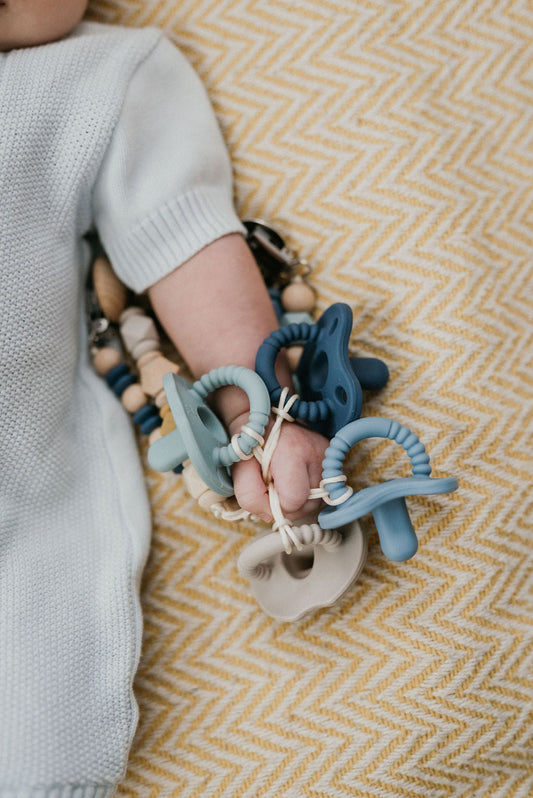 Three Hearts Sili Soother - Round